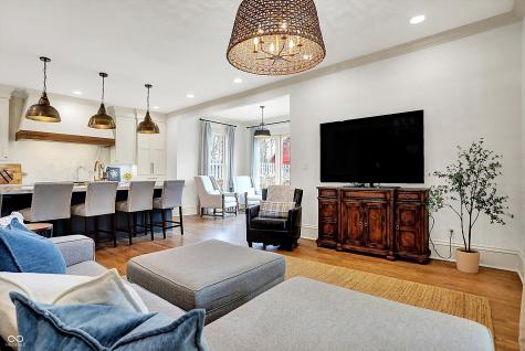 450 W Ash Street Zionsville IN 46077