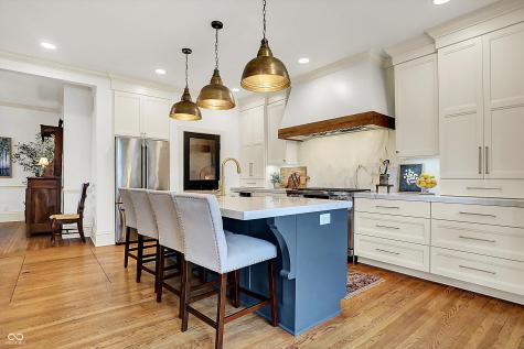450 W Ash Street Zionsville IN 46077