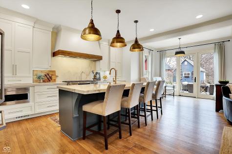 450 W Ash Street Zionsville IN 46077
