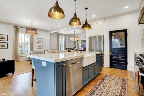 450 W Ash Street Zionsville IN 46077