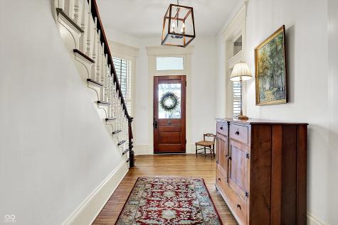 450 W Ash Street Zionsville IN 46077
