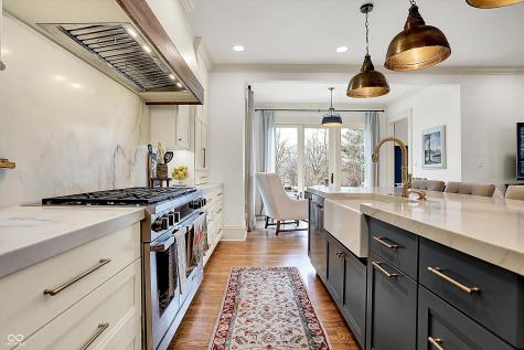 450 W Ash Street Zionsville IN 46077