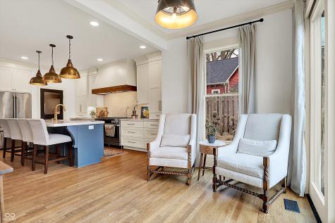 450 W Ash Street Zionsville IN 46077