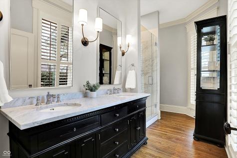 450 W Ash Street Zionsville IN 46077