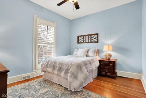 450 W Ash Street Zionsville IN 46077