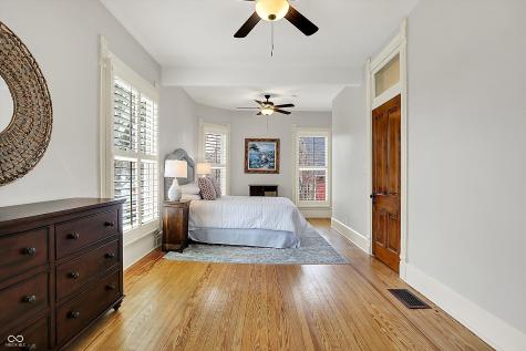 450 W Ash Street Zionsville IN 46077