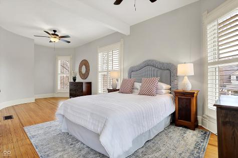 450 W Ash Street Zionsville IN 46077