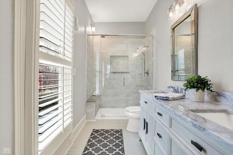 450 W Ash Street Zionsville IN 46077