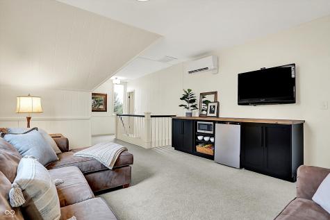 450 W Ash Street Zionsville IN 46077