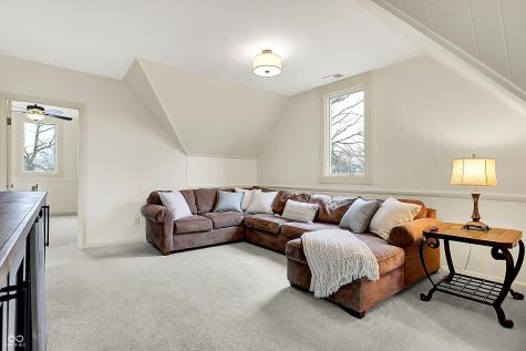 450 W Ash Street Zionsville IN 46077