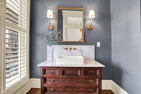 450 W Ash Street Zionsville IN 46077