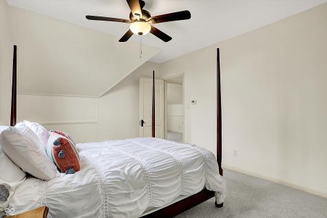 450 W Ash Street Zionsville IN 46077