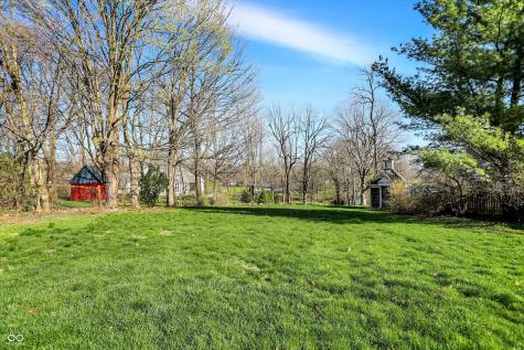 450 W Ash Street Zionsville IN 46077