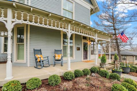450 W Ash Street Zionsville IN 46077