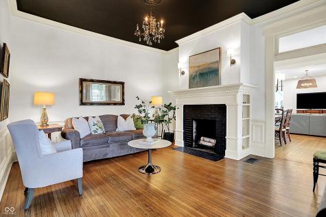 450 W Ash Street Zionsville IN 46077