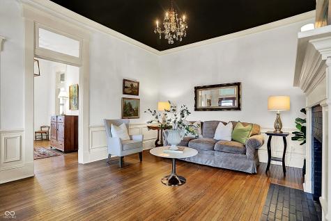450 W Ash Street Zionsville IN 46077