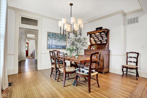 450 W Ash Street Zionsville IN 46077