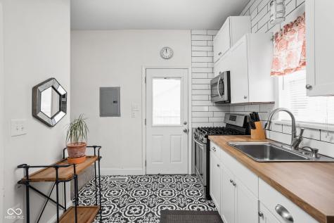 810 Grove Avenue Indianapolis IN 46203