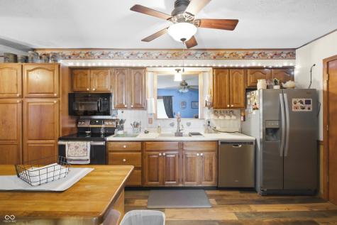 6452 E 550 N Columbus IN 47203