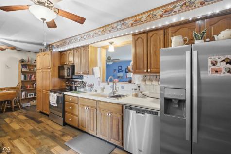 6452 E 550 N Columbus IN 47203