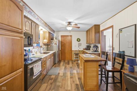 6452 E 550 N Columbus IN 47203