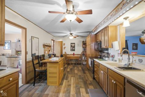 6452 E 550 N Columbus IN 47203