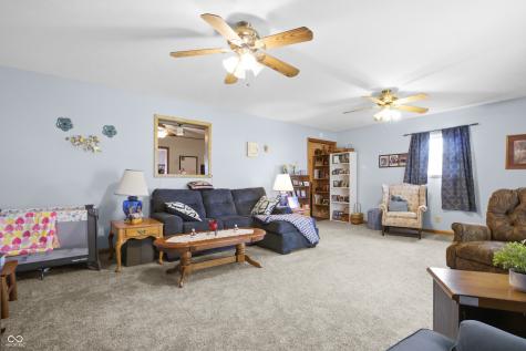 6452 E 550 N Columbus IN 47203