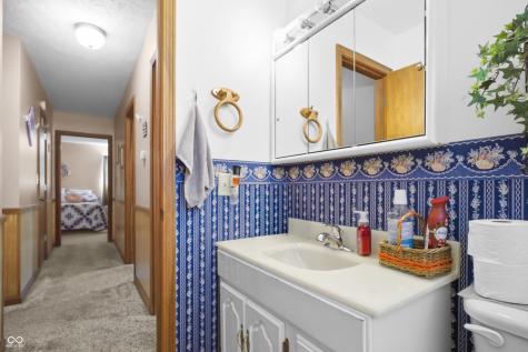 6452 E 550 N Columbus IN 47203