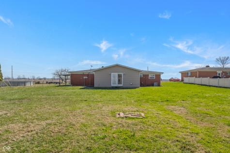6452 E 550 N Columbus IN 47203