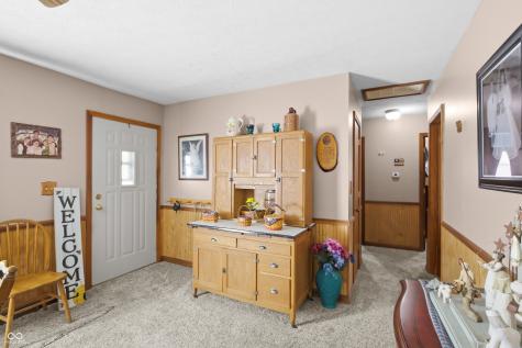 6452 E 550 N Columbus IN 47203