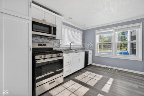 320 Peach Tree Lane Indianapolis IN 46219