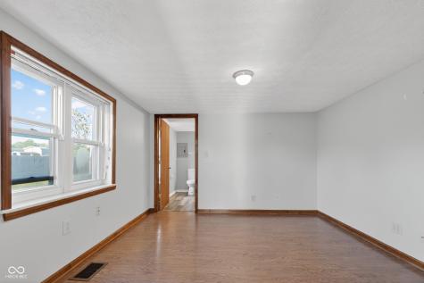 320 Peach Tree Lane Indianapolis IN 46219