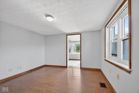 320 Peach Tree Lane Indianapolis IN 46219