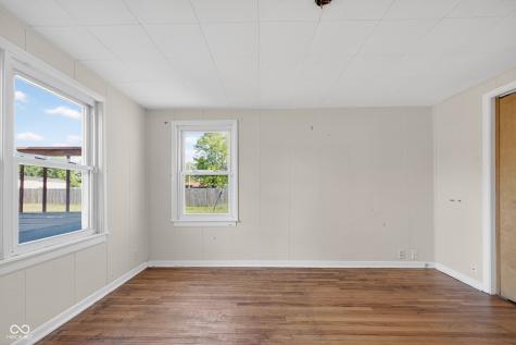 320 Peach Tree Lane Indianapolis IN 46219