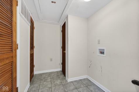320 Peach Tree Lane Indianapolis IN 46219