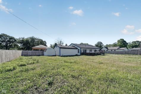 320 Peach Tree Lane Indianapolis IN 46219