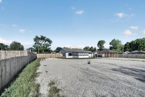320 Peach Tree Lane Indianapolis IN 46219