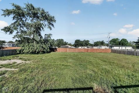 320 Peach Tree Lane Indianapolis IN 46219