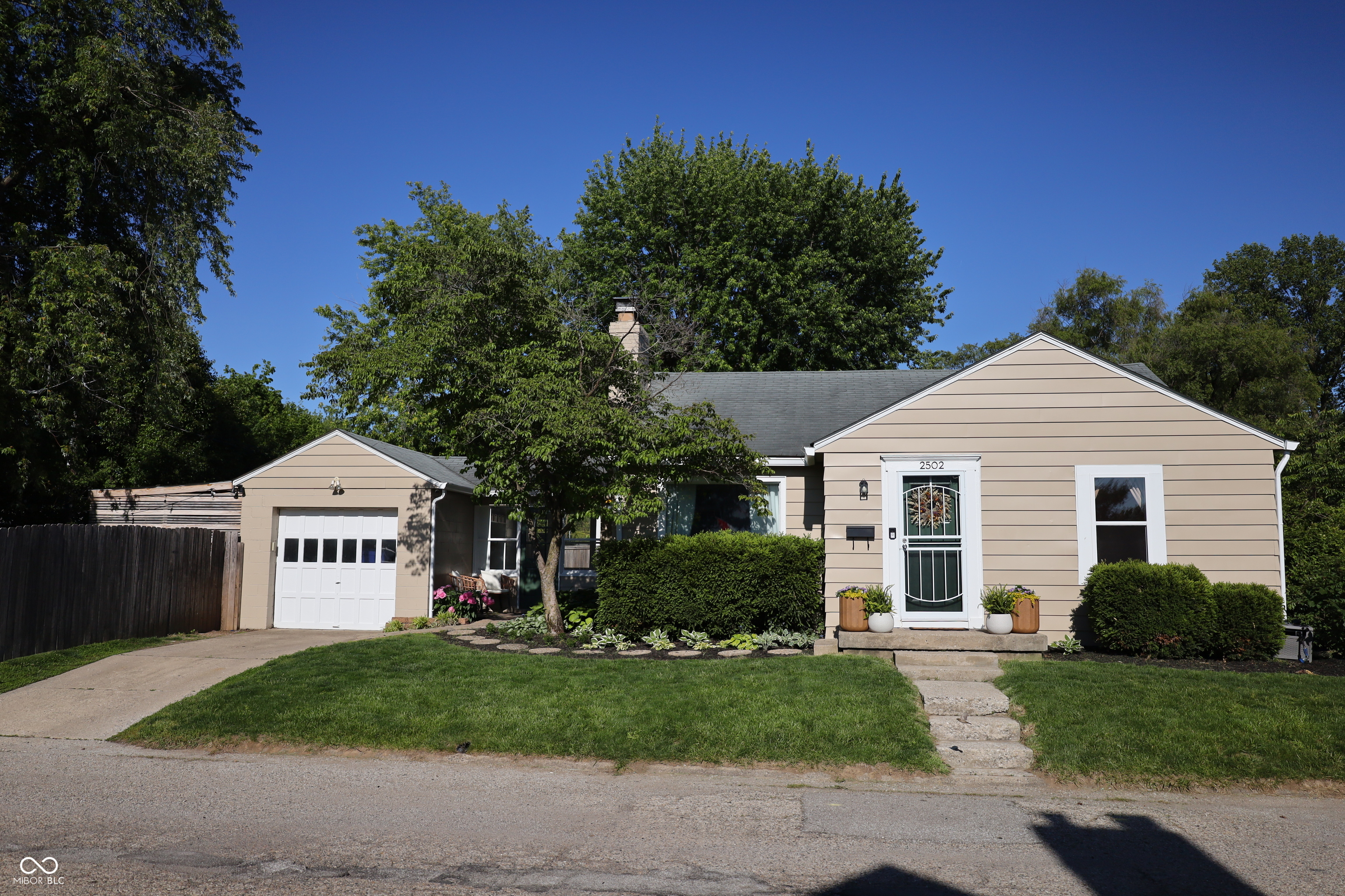 2502 Northview Avenue Indianapolis IN 46220