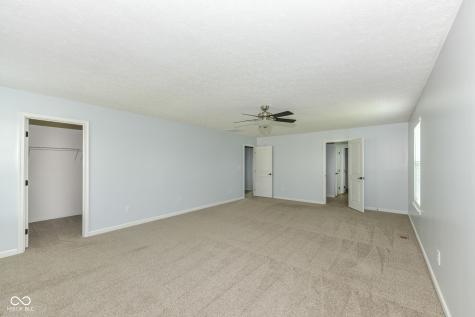 11946 Eaglerun Way Zionsville IN 46077