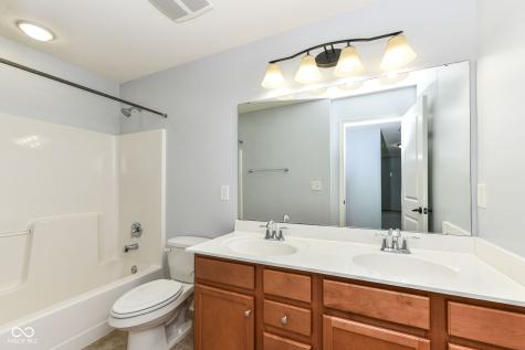 11946 Eaglerun Way Zionsville IN 46077