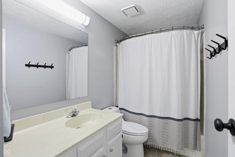 11252 Bayridge Circle E Indianapolis IN 46236