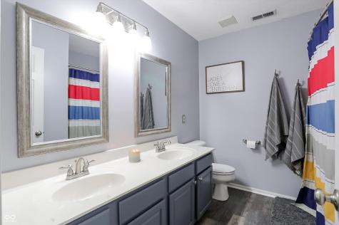 322 Wakefield Drive E Greenwood IN 46142