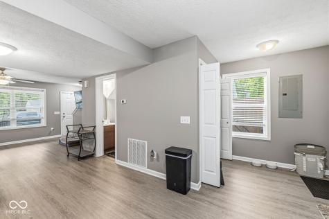 208 E Poplar Street Danville IN 46122