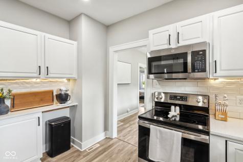 820 Carlyle Place Indianapolis IN 46201