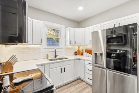 820 Carlyle Place Indianapolis IN 46201