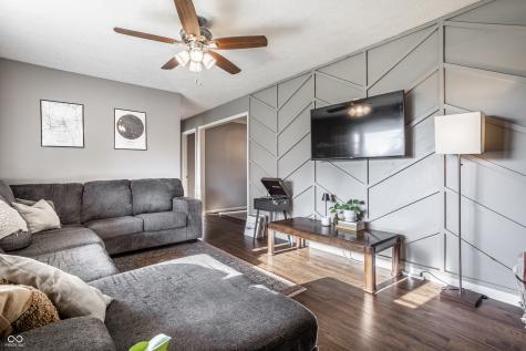 654 Sunset Boulevard Greenwood IN 46142