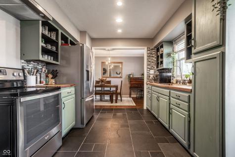 654 Sunset Boulevard Greenwood IN 46142
