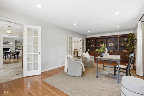547 Holliday Lane Indianapolis IN 46260