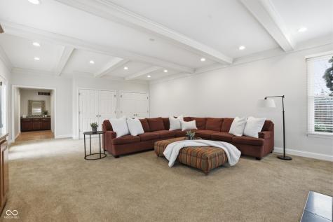 547 Holliday Lane Indianapolis IN 46260